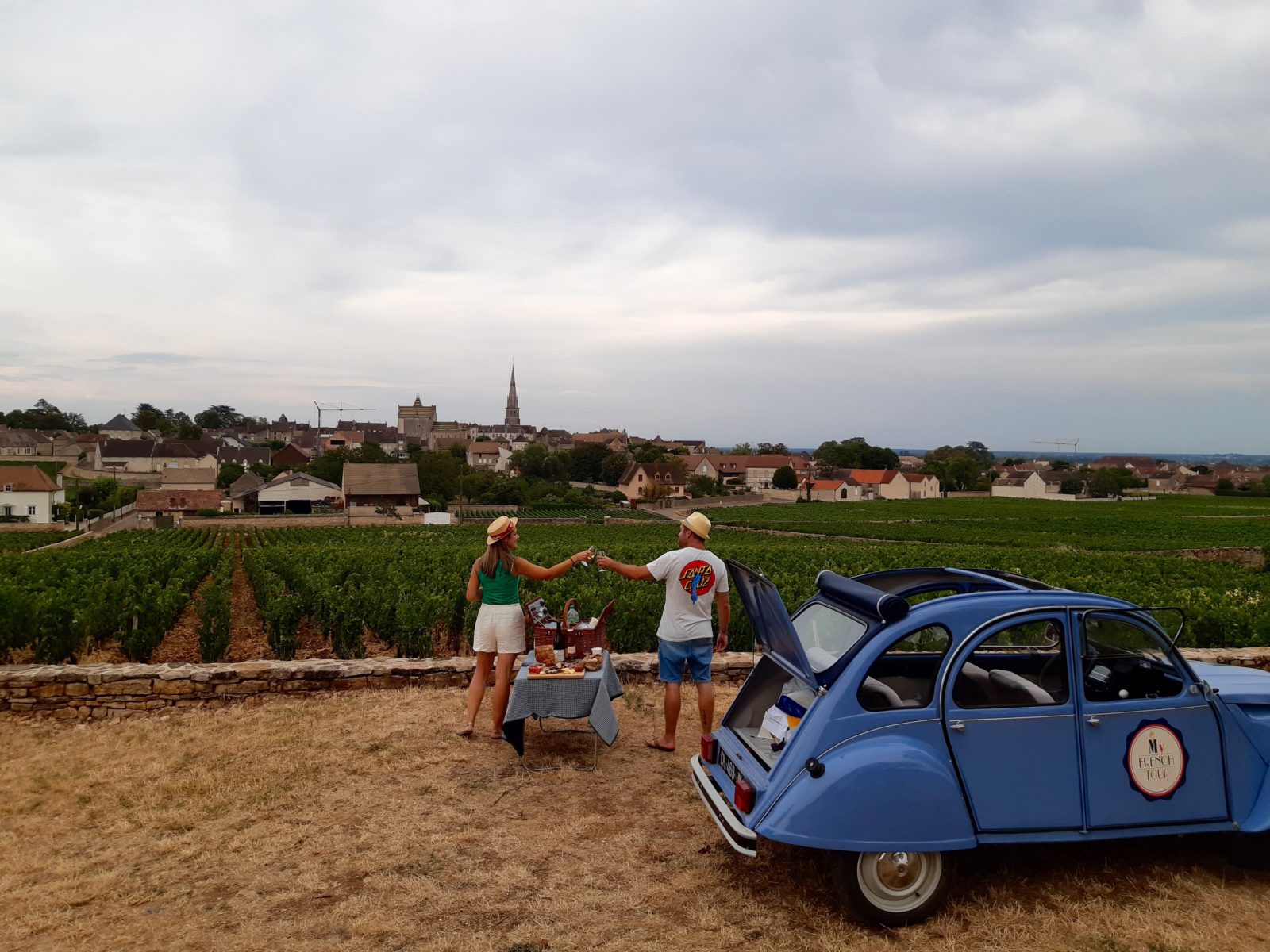 Apero dans les vignes - 2cv Apero dans les vignes