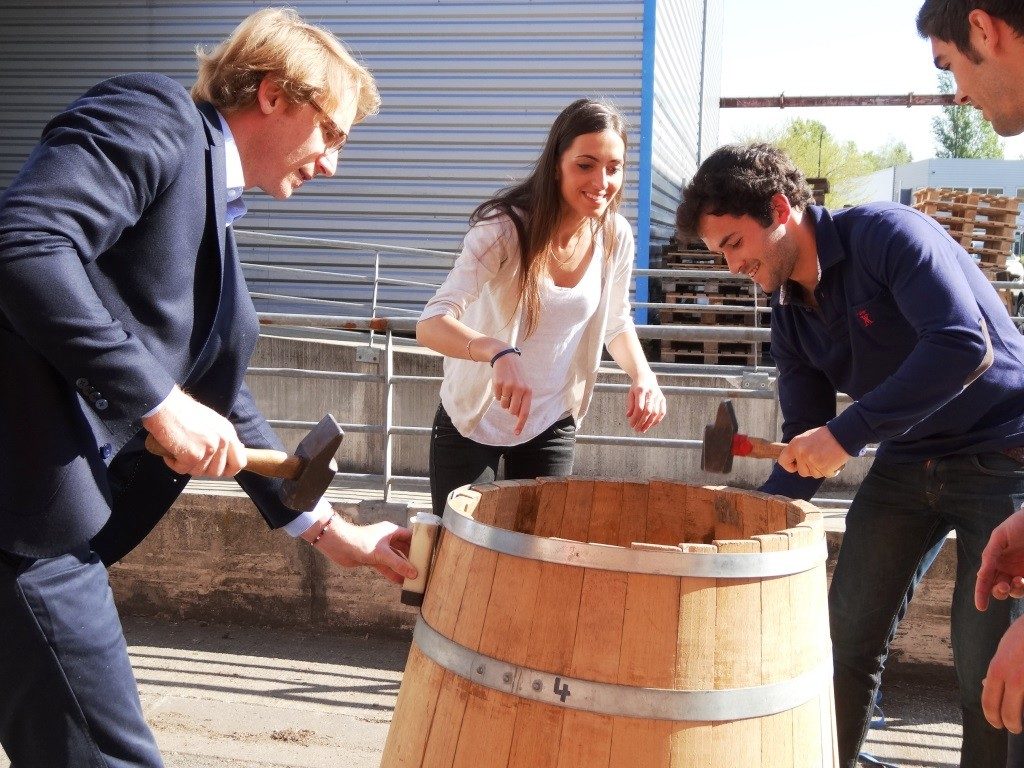 Découverte de l'art de la tonnellerie Atelier de dégustation de vin pour mieux comprendre l'effet du bois sur l'élevage des vins
