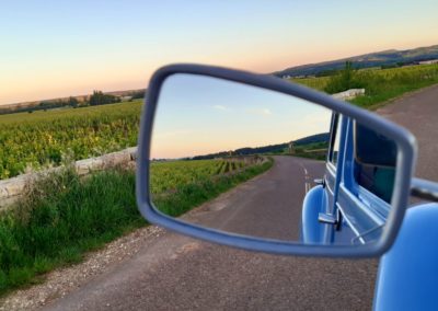 Vivez une expérience insolite en Bourgogne Balades dans le vignoble en véhicule vintage