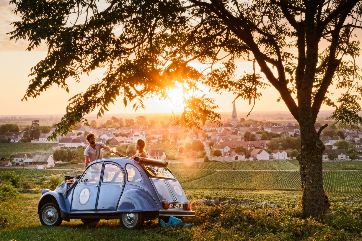 Vivez une expérience insolite en Bourgogne Balades dans le vignoble en véhicule vintage